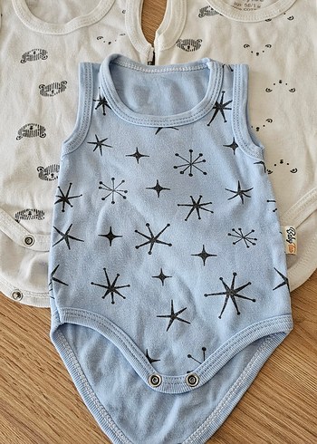 Pamuklu Düğmeli Erkek Bebek Askılı Body - Görsel 3