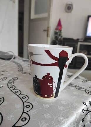 Renkli kupa