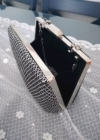 Gri Yılan Desenli Zincir Detaylı Metal Kadın Portföy - Görsel 6