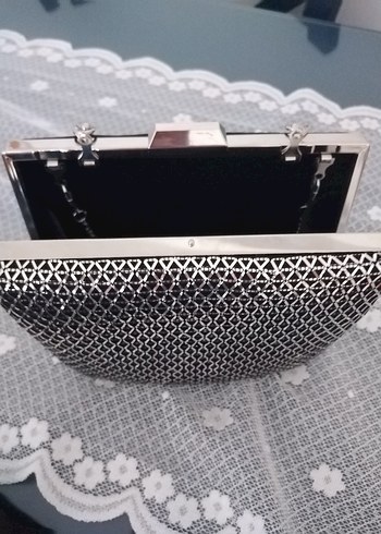 Gri Yılan Desenli Zincir Detaylı Metal Kadın Portföy - Görsel 5