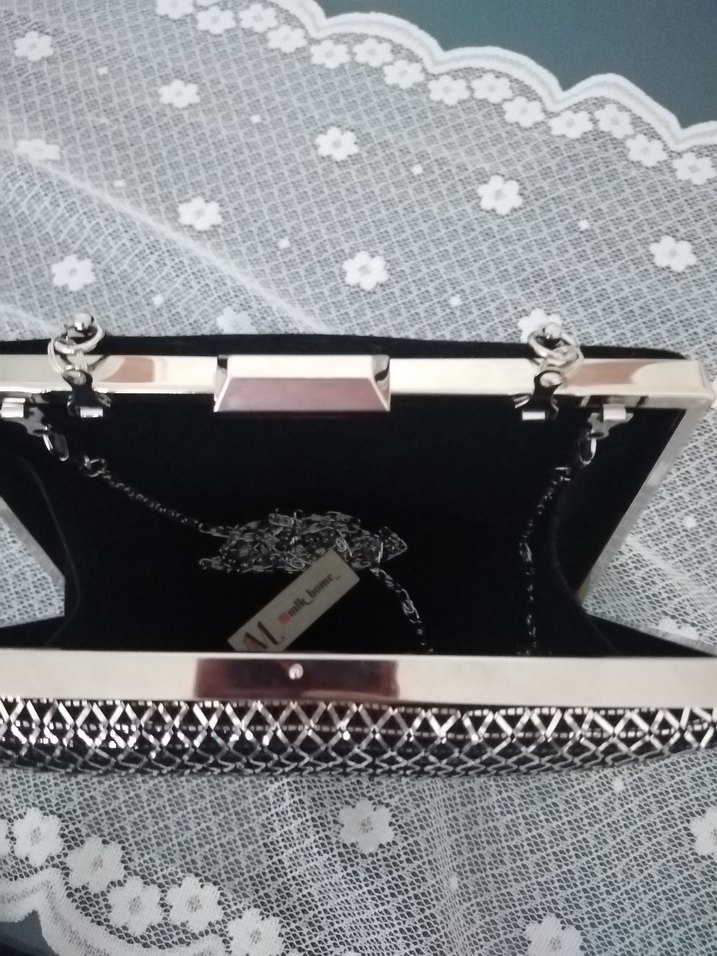 Gri Yılan Desenli Zincir Detaylı Metal Kadın Portföy - Görsel 4