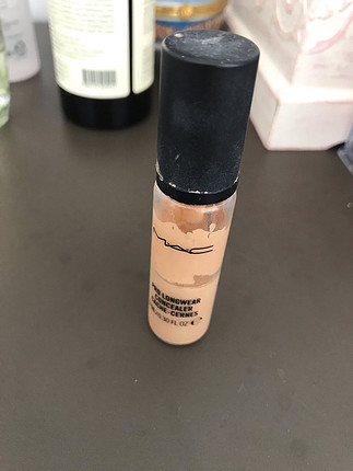 Kapatıcı mac prolongwear