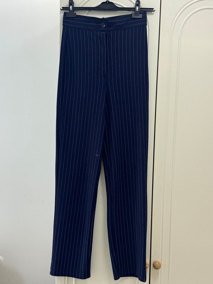 Kadın Lacivert Çizgili Midi Pantolon ve crop takım - Görsel 2