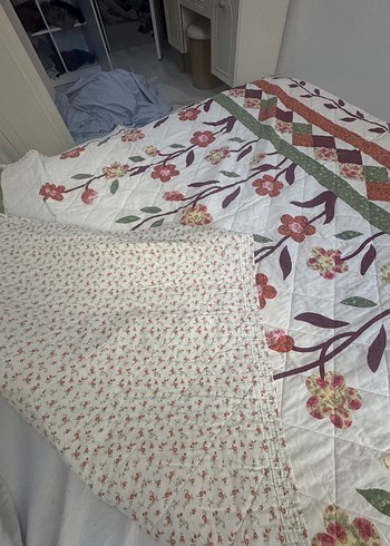 Çiçek Desenli Çok Renkli Yatak Örtüsü - Görsel 3