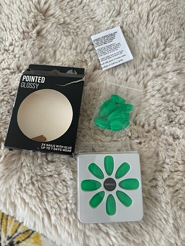 Yeşil takma protez tırnak - Görsel 3