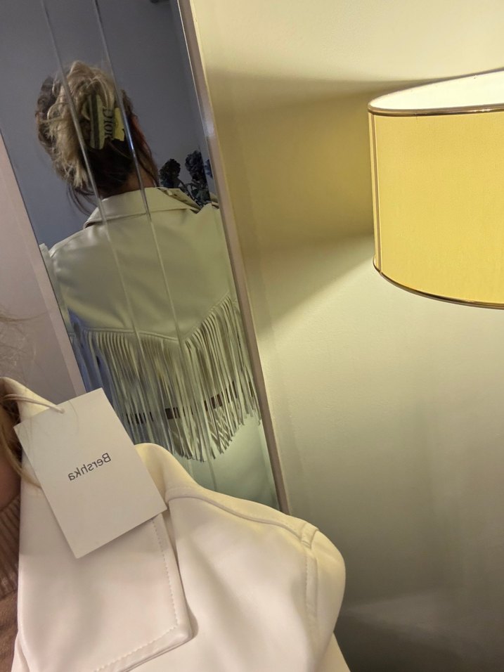 Beyaz Püsküllü Uzun Halter Yaka Kadın ceket - Görsel 5