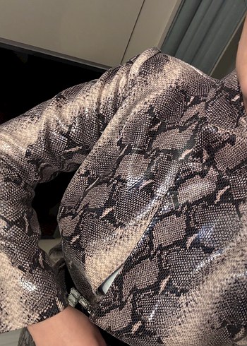 Yılan Desenli Uzun Gri trenckot - Görsel 2