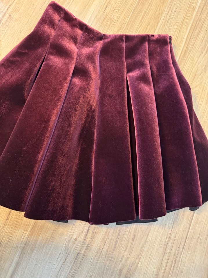 Bordo Pileli Mini Etek - Görsel 3