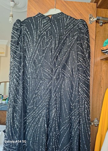 Uzun Siyah Bağlamalı Kadın Elbisesi - Görsel 4