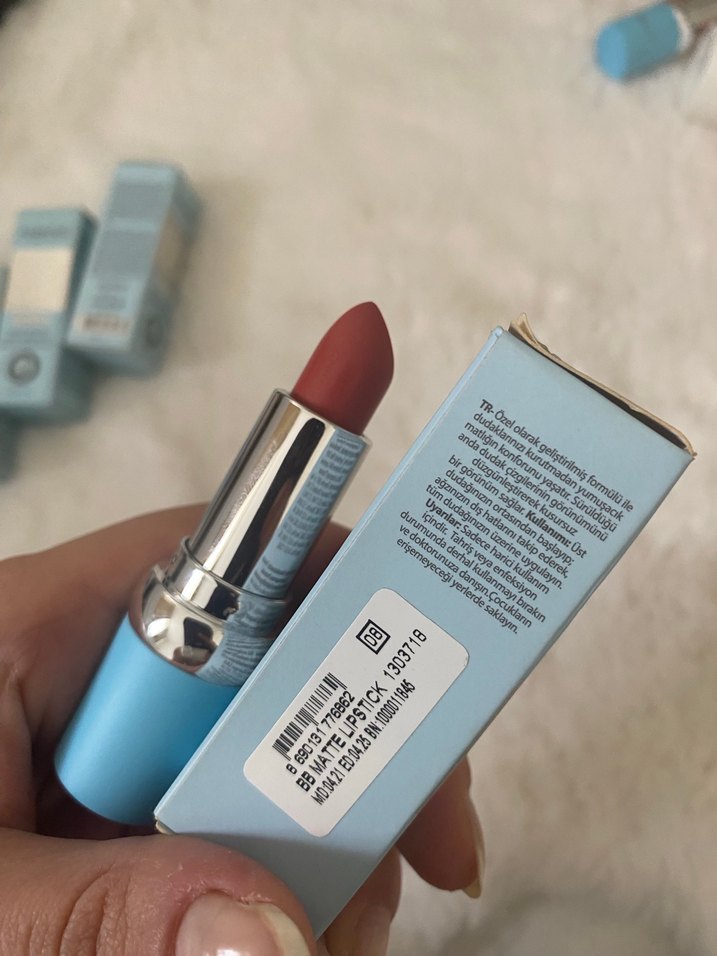 Farmasi BB Mat Ruj - Görsel 4