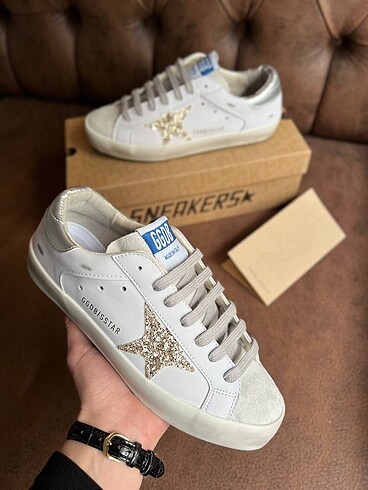 38 Beden beyaz Renk GOLDEN GOOSE