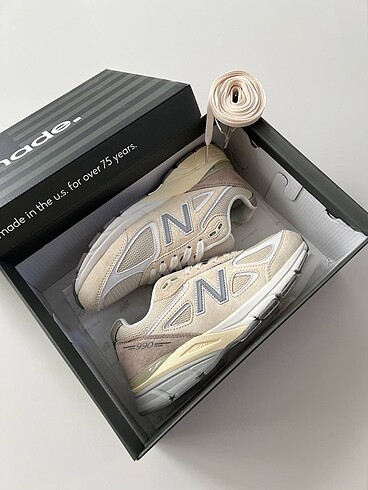 NEW BALANCE 990V4