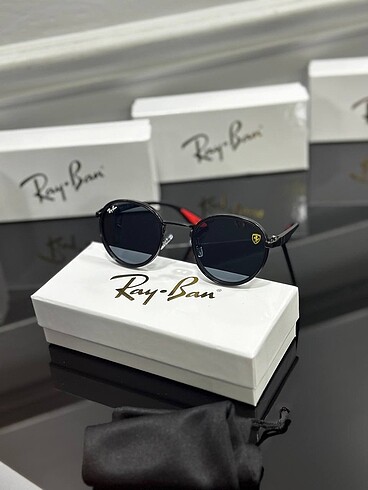 RAYBAN FERRARİ