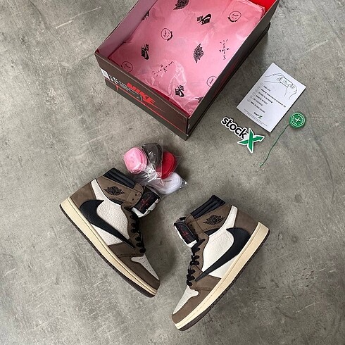 NIKE AIR JORDAN