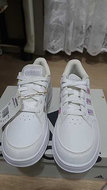 38,5 Beden Adidas Breaknet Ayakkabı