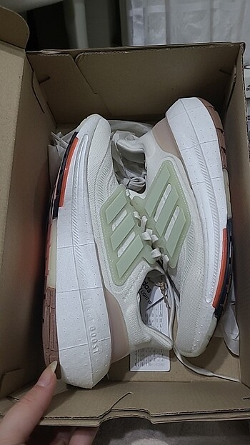 Adidas Ultraboost Light Kadın Ayakkabı