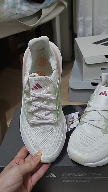 38 Beden çeşitli Renk Adidas Ultraboost Light Kadın Ayakkabı