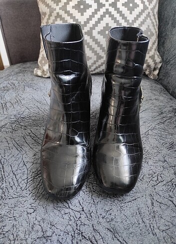 38 Beden stradivarius bot
