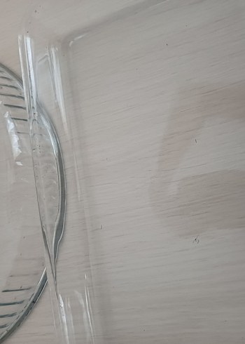 Çağdaş Tarzda Şeffaf Cam Tepsi