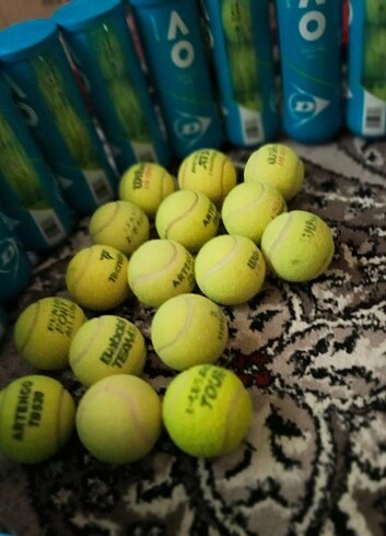 Tenis ???? topu