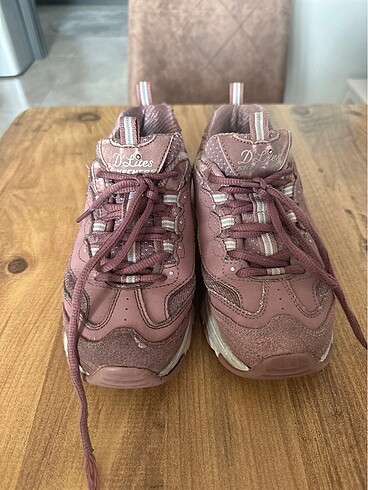 Skechers