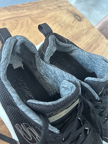 37 Beden Skechers