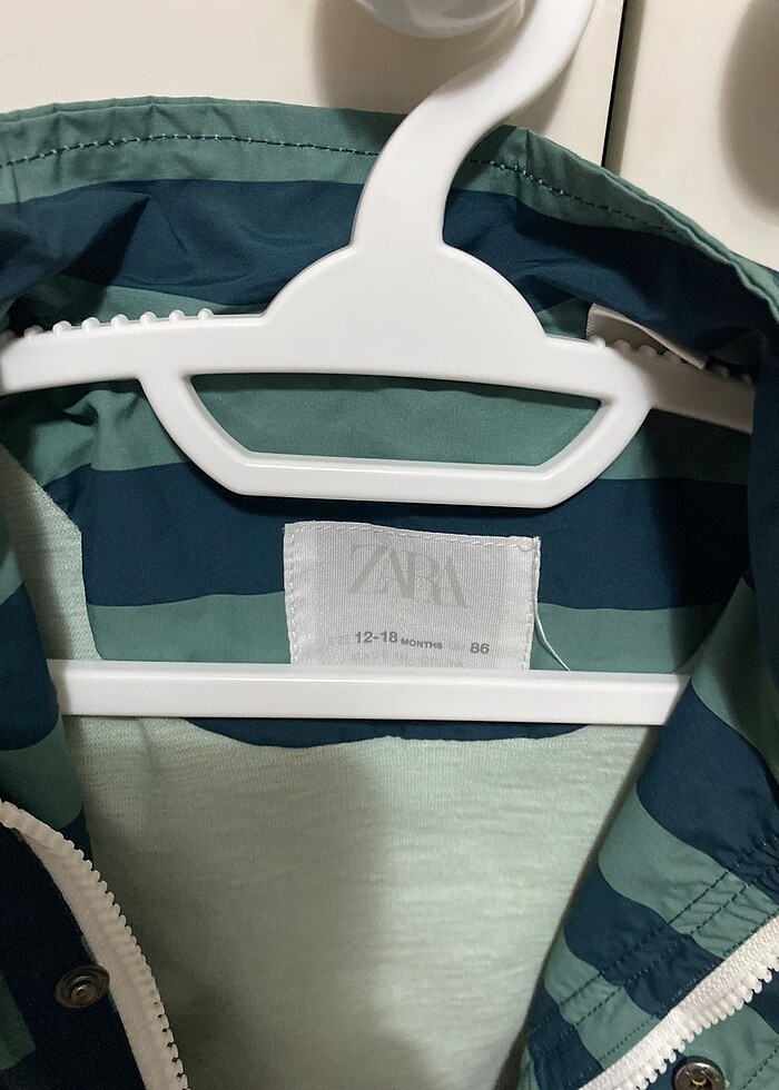 Zara yağmurluk - Görsel 3