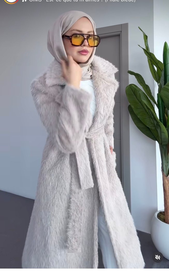 Siyah Uzun Kollu Peluş Kadın Kaban - Görsel 2