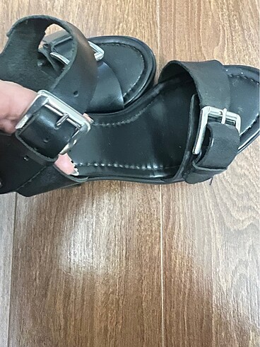 37 Beden Divarese Topuklu Sandalet