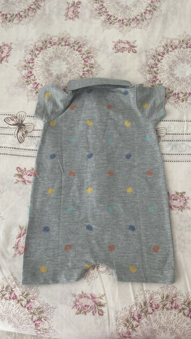 Gri Düğmeli Kısa Kollu Bebek Tulum - Görsel 2