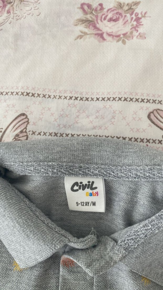 Gri Düğmeli Kısa Kollu Bebek Tulum - Görsel 3