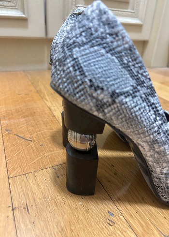 KEMAL TANCA YILAN DESENLİ TOPUK DETAYLI STİLLETO - Görsel 2