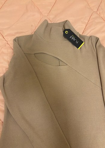 Uzun Kollu Bej Triko Elbise - Görsel 2