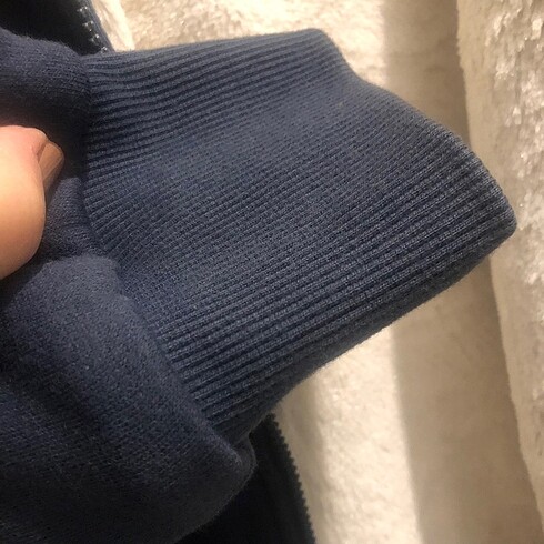 m Beden lacivert Renk Benetton larcivert içi kürklü sweetshirt