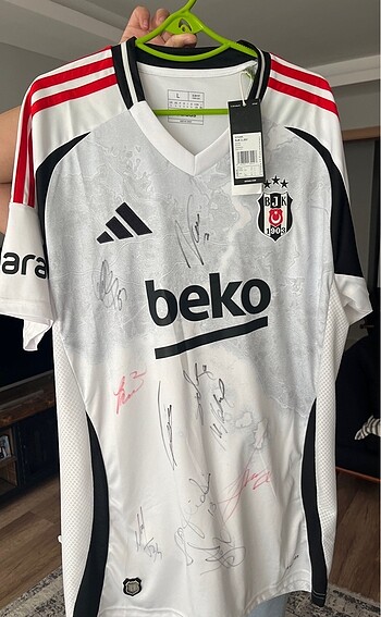 Islak İmzalı Beşiktaş forması