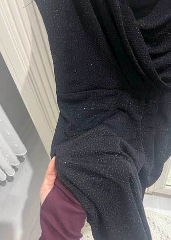 Siyah V Yakalı Drapeli Midi Elbise - Görsel 4