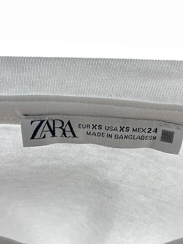 xs Beden beyaz Renk Zara T-shirt %70 İndirimli.
