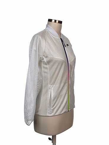 Nike Nike Ceket %70 İndirimli.
