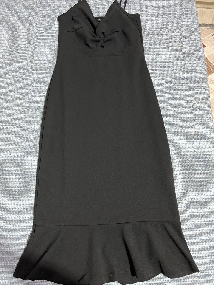 Siyah askılı elbise - Görsel 2