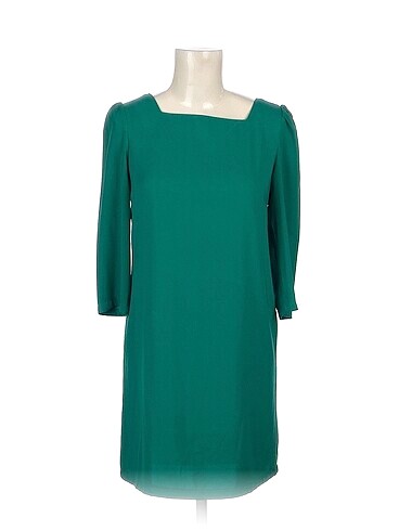 PreLoved Kısa Elbise %70 İndirimli.