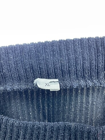 xl Beden siyah Renk PreLoved Kazak / Triko %70 İndirimli.