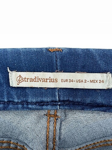 34 Beden lacivert Renk Stradivarius Jean / Kot %70 İndirimli.