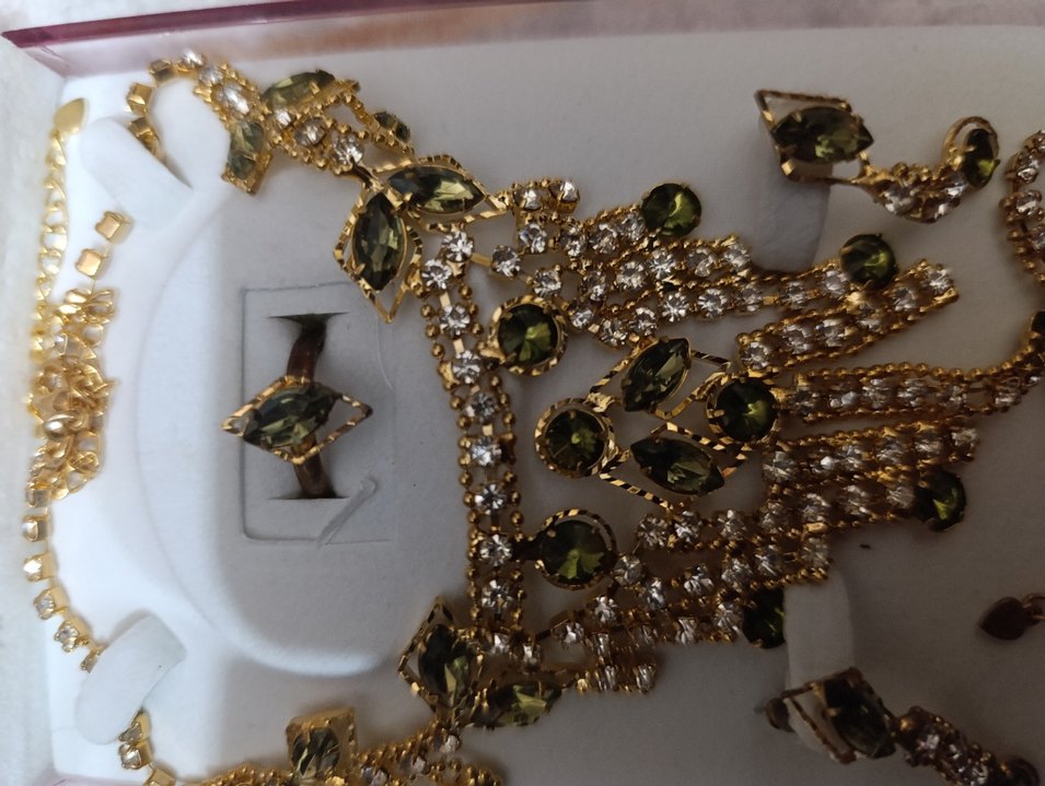 Altın Renkli İşlemeli Kadın Takı Seti - Görsel 2