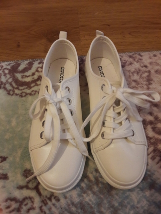 beyaz sneaker