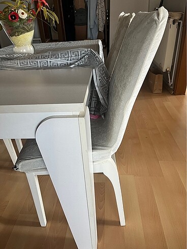 Diğer Beyaz yemek masası