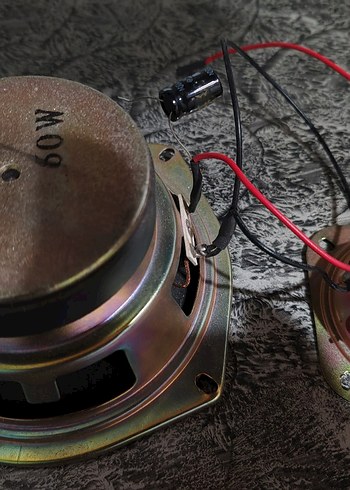 Gri Müzik Sistemi Hoparlörleri - Görsel 4