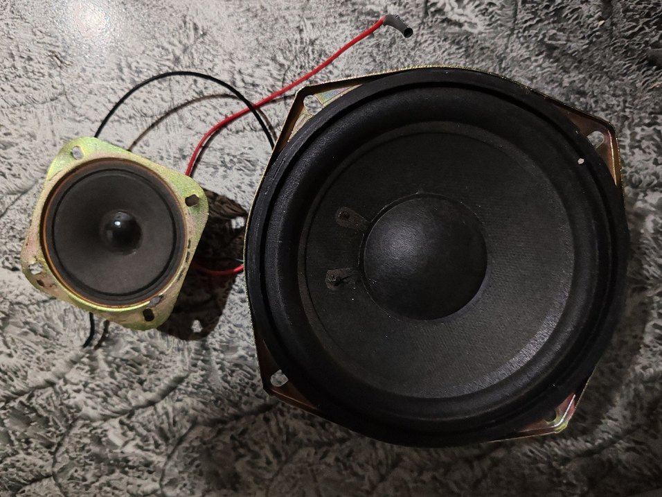 Gri Müzik Sistemi Hoparlörleri - Görsel 3