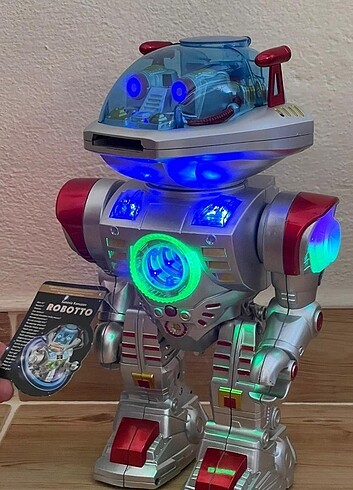 TÜRKÇE KONUŞAN ROBOTTO