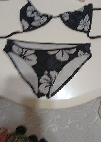 Siyah Çiçek Desenli Mini Bikini - Görsel 4