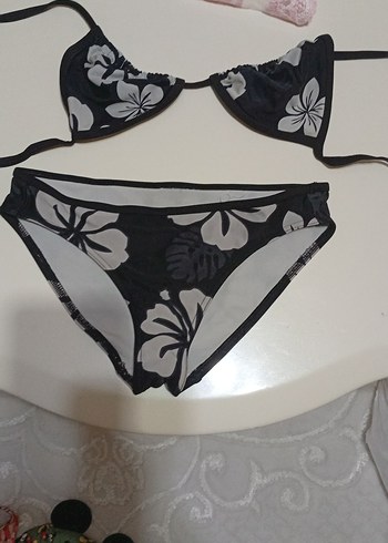 Siyah Çiçek Desenli Mini Bikini - Görsel 3
